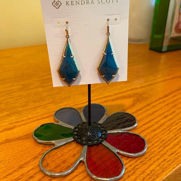 Kendra Scott Jewelry - KENDRA SCOTT Olivia Lapis Navy Gem Faceted Drop Earrings. Gold Trim. Rare. New